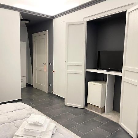 B&B Antichi Cortili 泰尔米尼伊梅雷塞 外观 照片