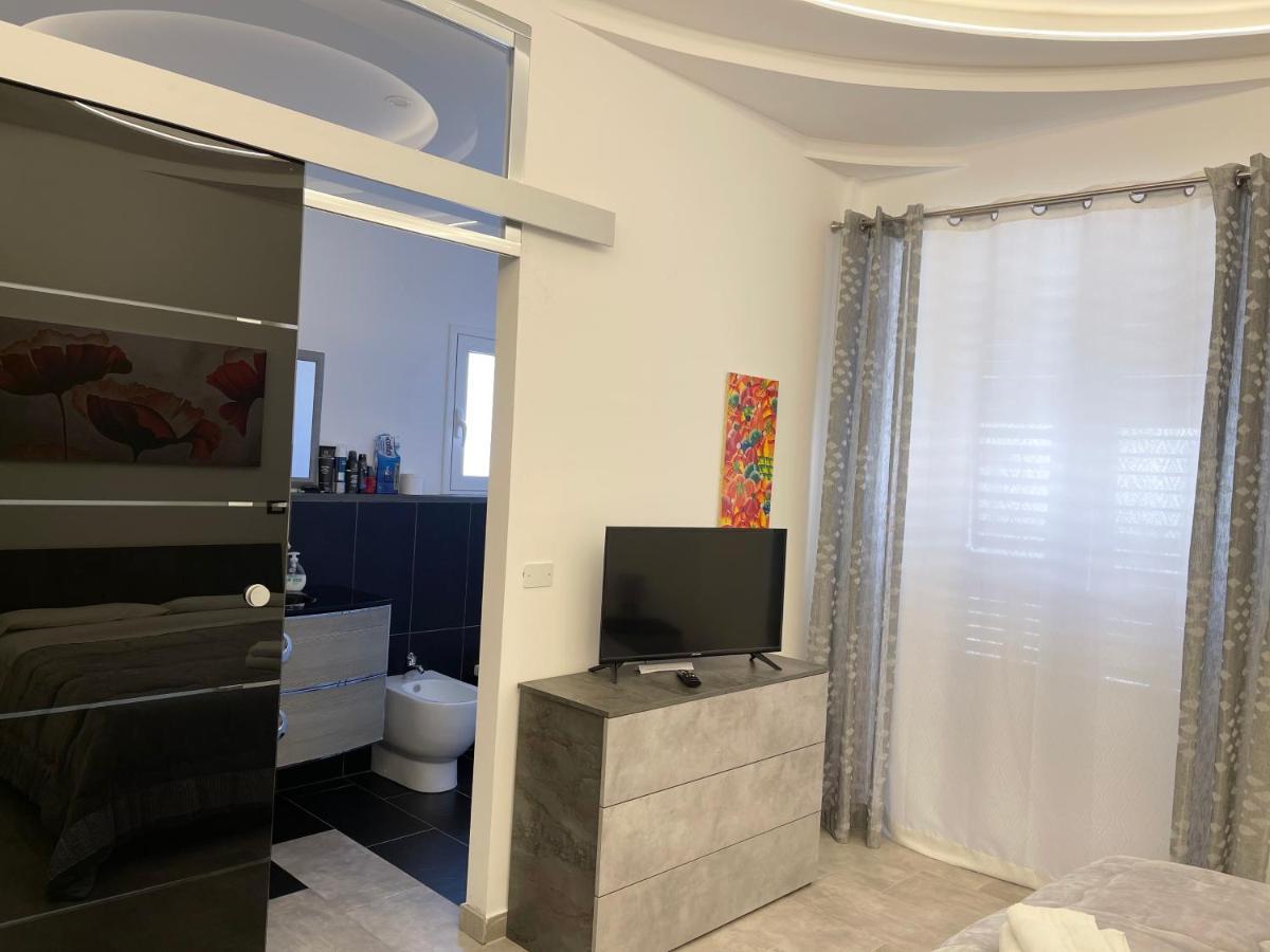 B&B Antichi Cortili 泰尔米尼伊梅雷塞 外观 照片