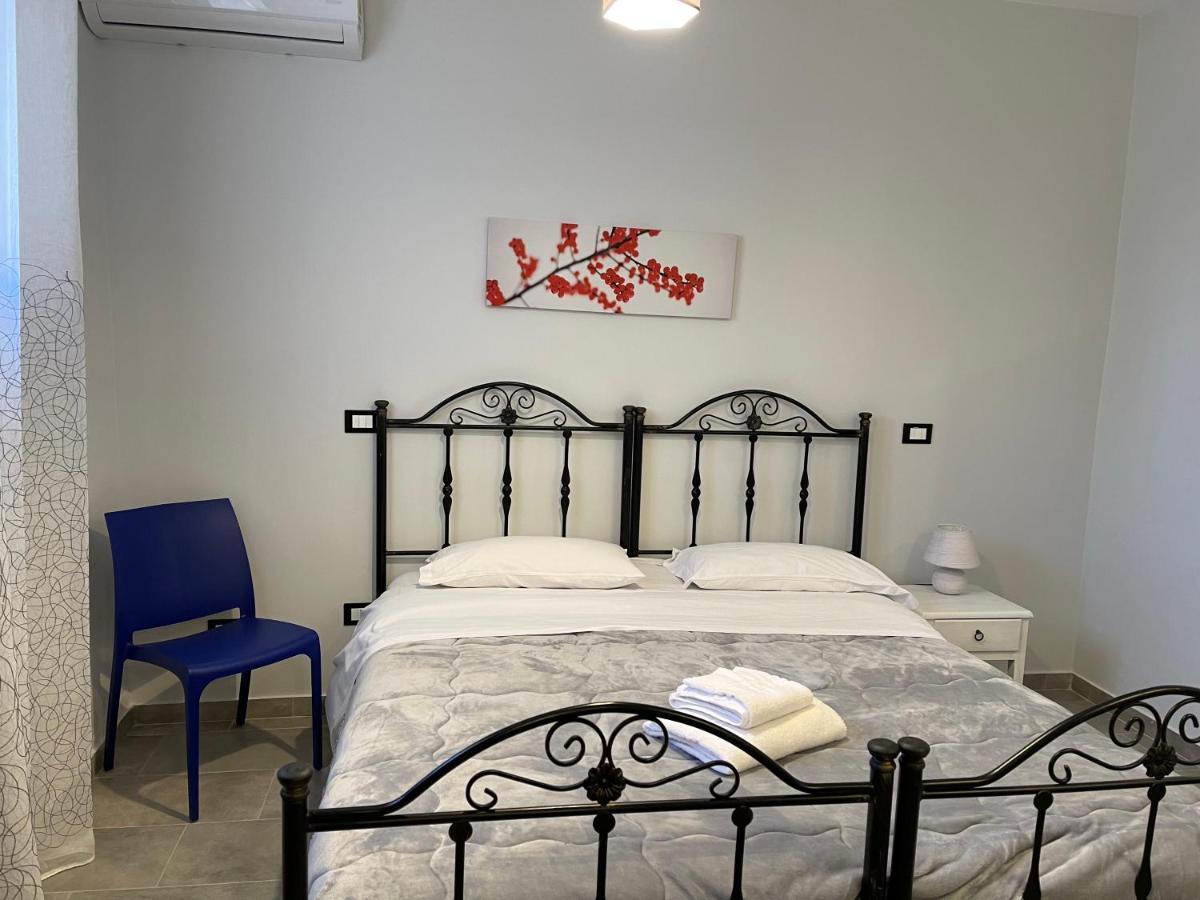 B&B Antichi Cortili 泰尔米尼伊梅雷塞 外观 照片