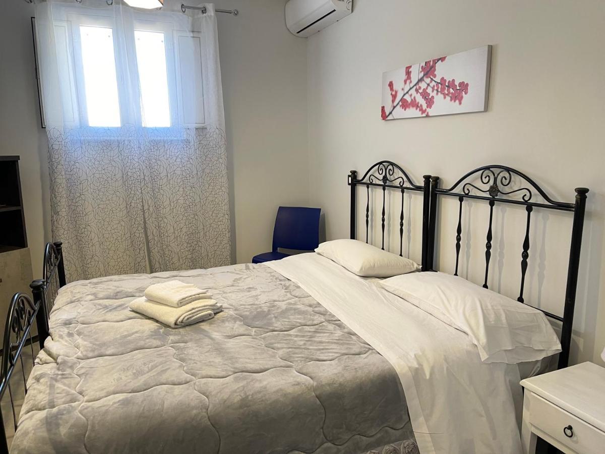 B&B Antichi Cortili 泰尔米尼伊梅雷塞 外观 照片
